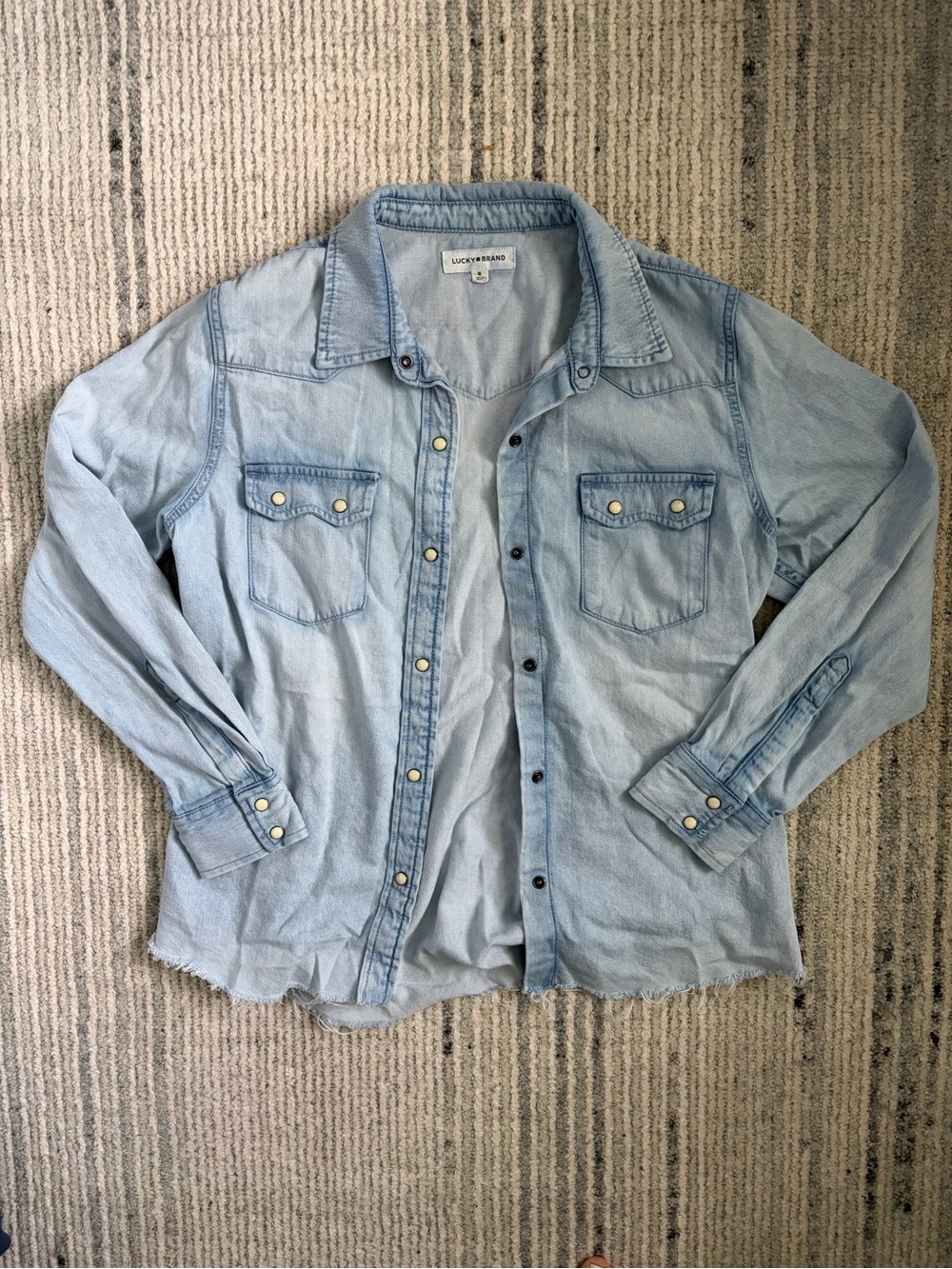 Lucky Brand Women’s Light Wash Denim Pearl-Snap Shirt Size M